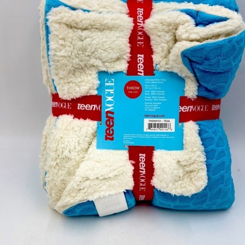Teenvogue Throw OS Teal Plush Item